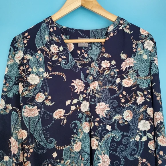 SOHO Size Small Floral V-Neck Blouse - Picture 2 of 6